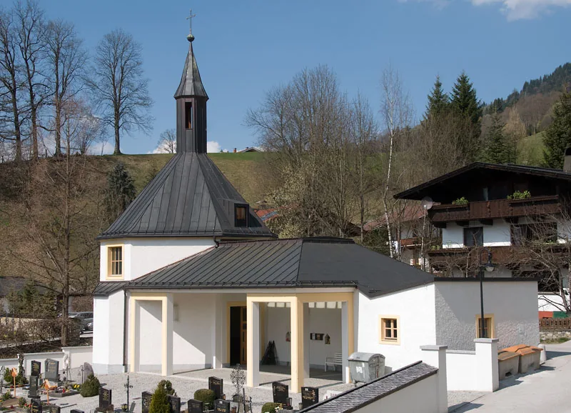 Kapelle in Hopfgarten mit handwerklich ausgeführtem Dach